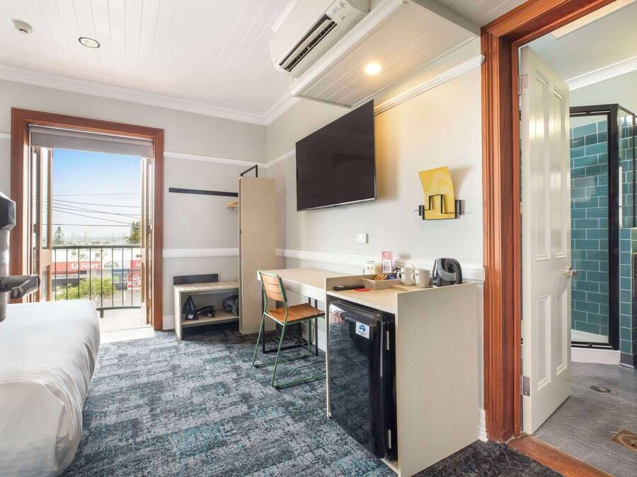 Bügeleisen/Bügelbrett, kostenloses WLAN, Bettwäsche