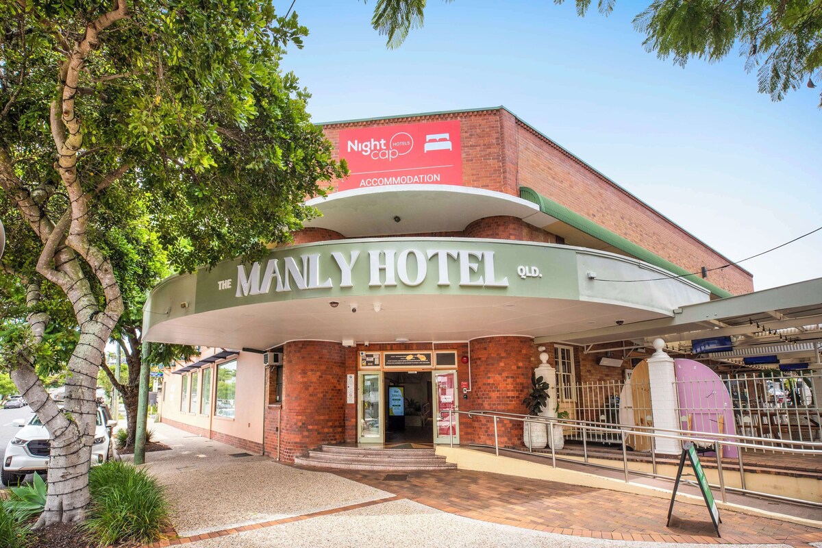Nightcap at Manly Hotel