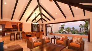 Interior - Villa de los Suenos (Cabo San Lucas)