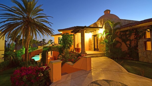 Front of property - evening/night - Villa de los Suenos (Cabo San Lucas)