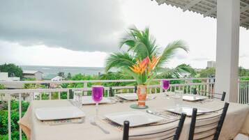 Tempat makan outdoor