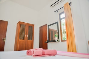 Villa, 3 Bedrooms | 3 bedrooms, Frette Italian sheets, premium bedding, memory foam beds