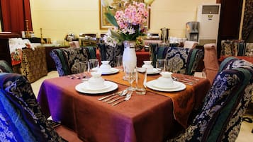 Petit déjeuner préparé à la commande compris tous les jours