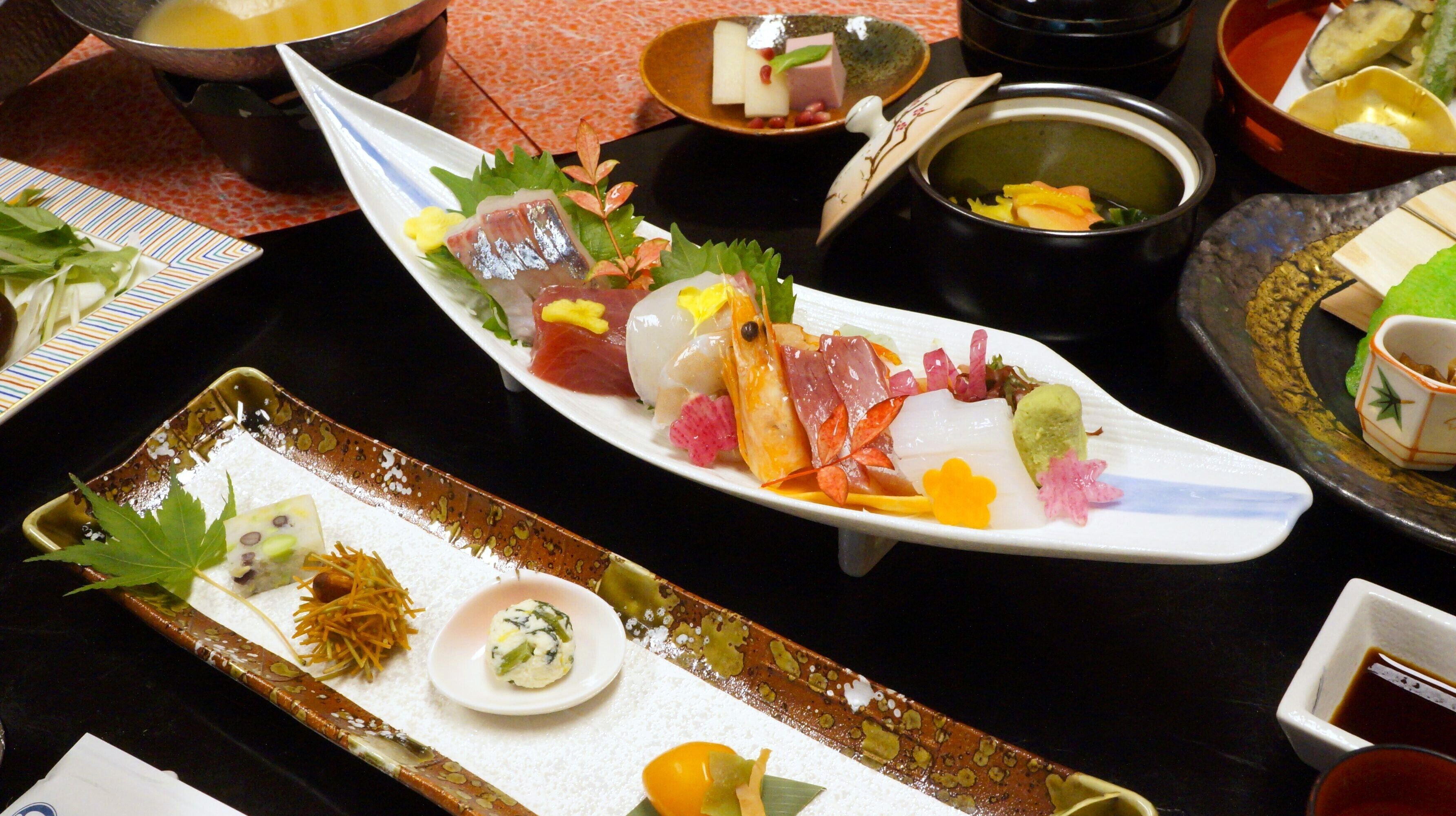 Standard Japanese Room, Ocean View, 6 kinds Sashimi Kaiseki dinner, Non smoking | Down comforters, in-room safe, desk, blackout drapes