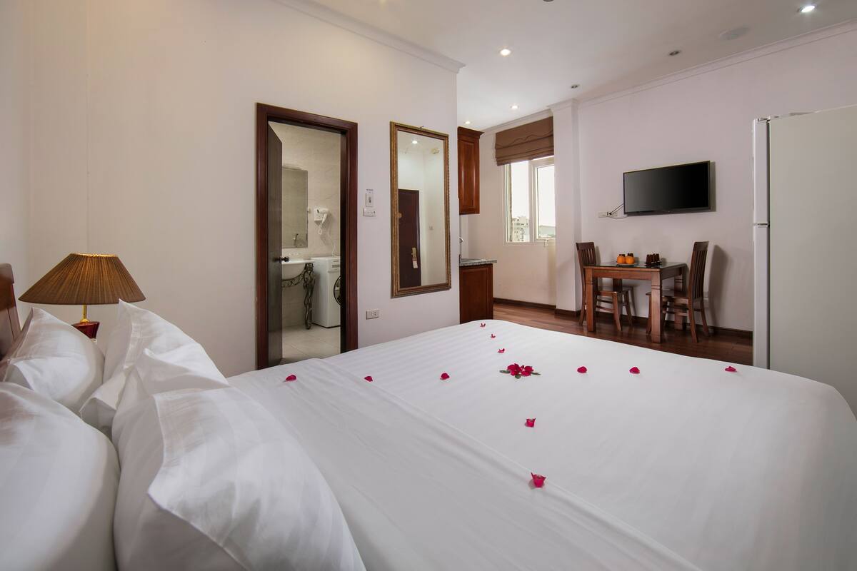 Deluxe Family Connecting City View | Minibar, in-room safe, desk, rollaway beds (surcharge)