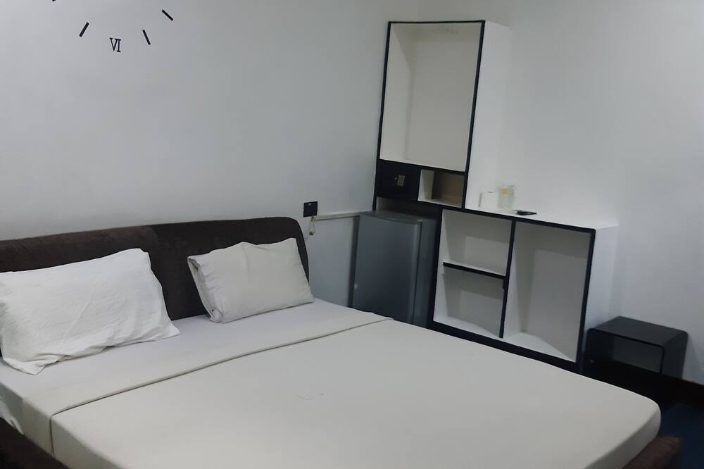 999 Hotel