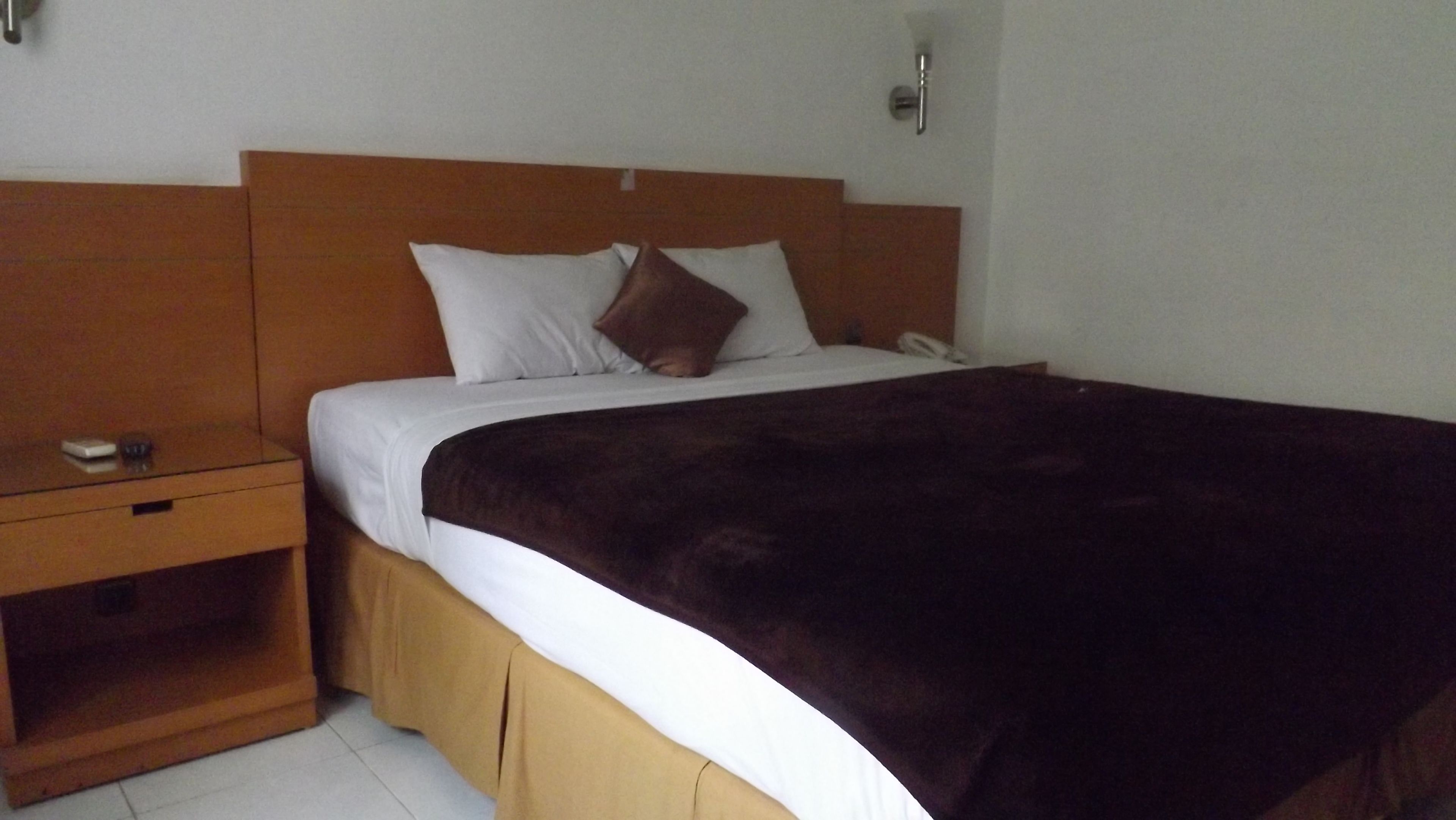 Standardzimmer | Schreibtisch, Verdunkelungsvorhänge, Zustellbetten, kostenloses WLAN