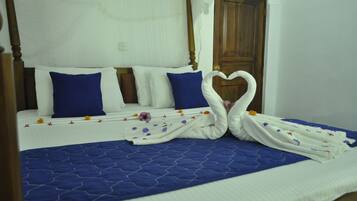 Family Bungalow, Multiple Bedrooms, Terrace, Ground Floor