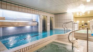 Sauna, hot tub, steam room