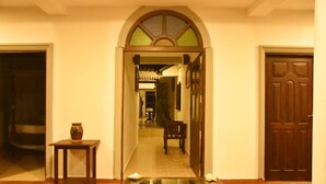 Pintu masuk interior