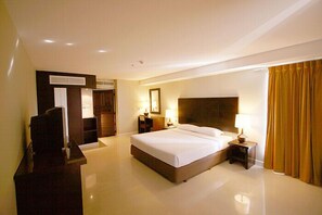 Minibar, caja de seguridad en la habitación, escritorio y wifi gratis 