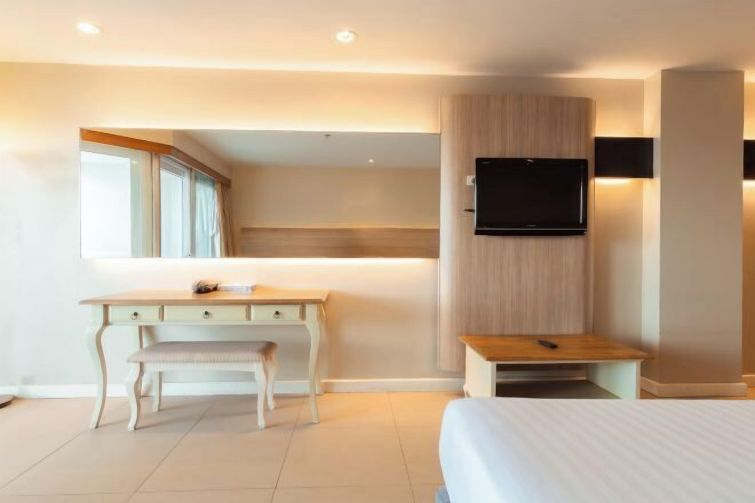 In-room safe, desk, blackout drapes, rollaway beds