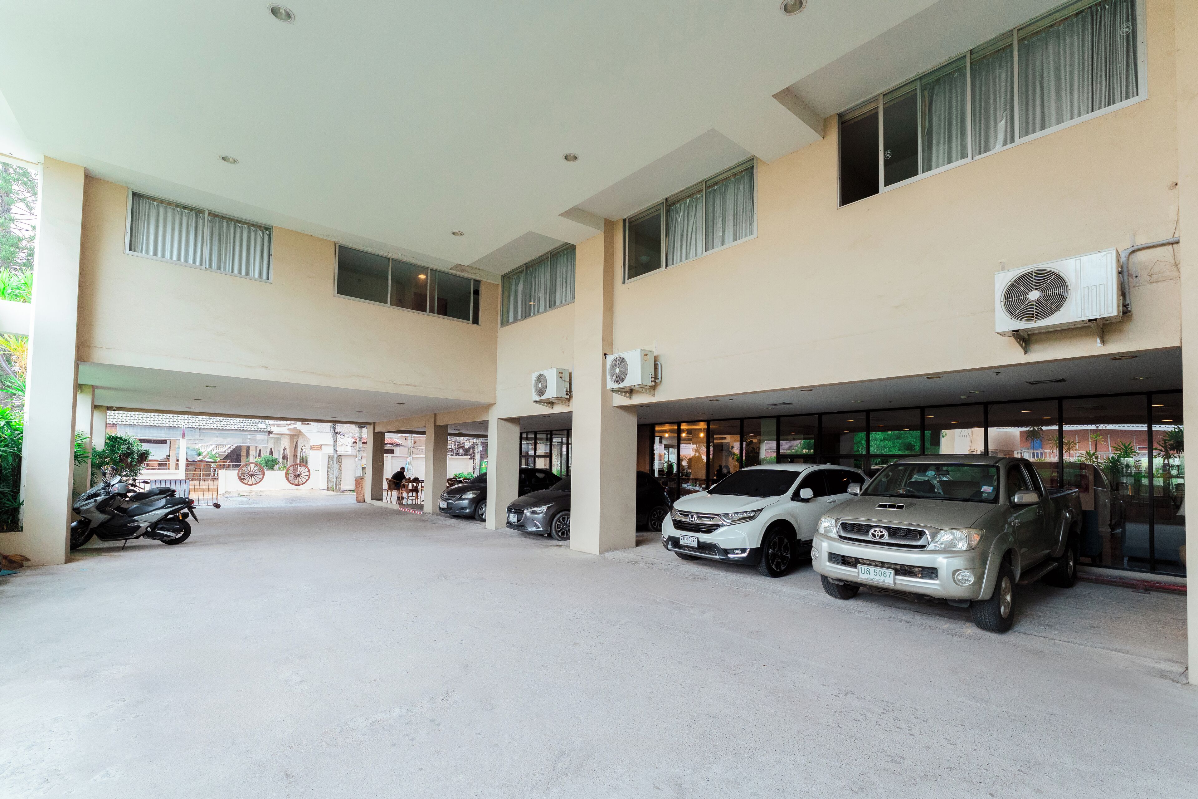 Photo - Sandy Spring Hotel