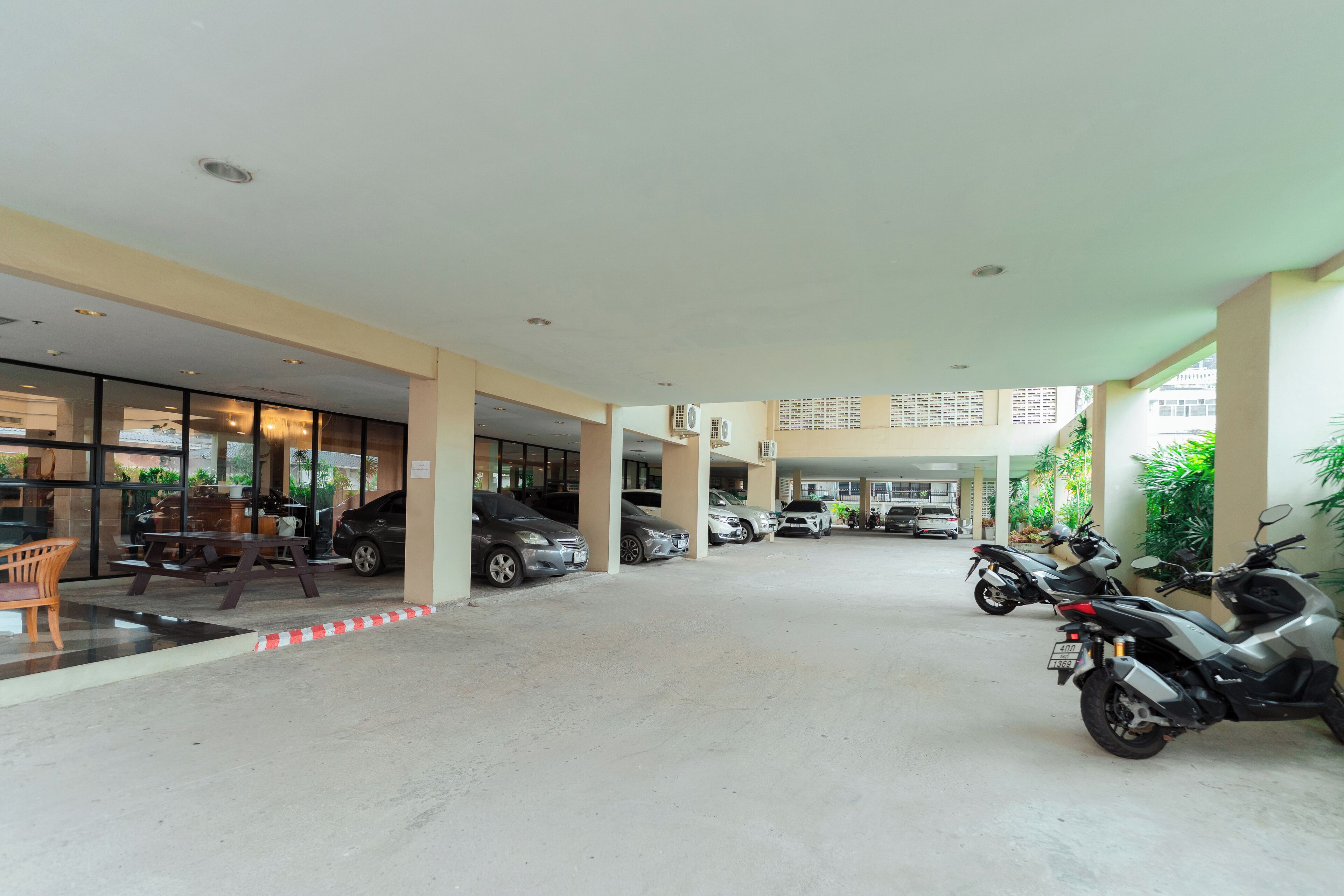 Photo - Sandy Spring Hotel