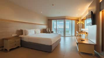 Deluxe Room, Sea View | In-room safe, desk, blackout curtains, rollaway beds