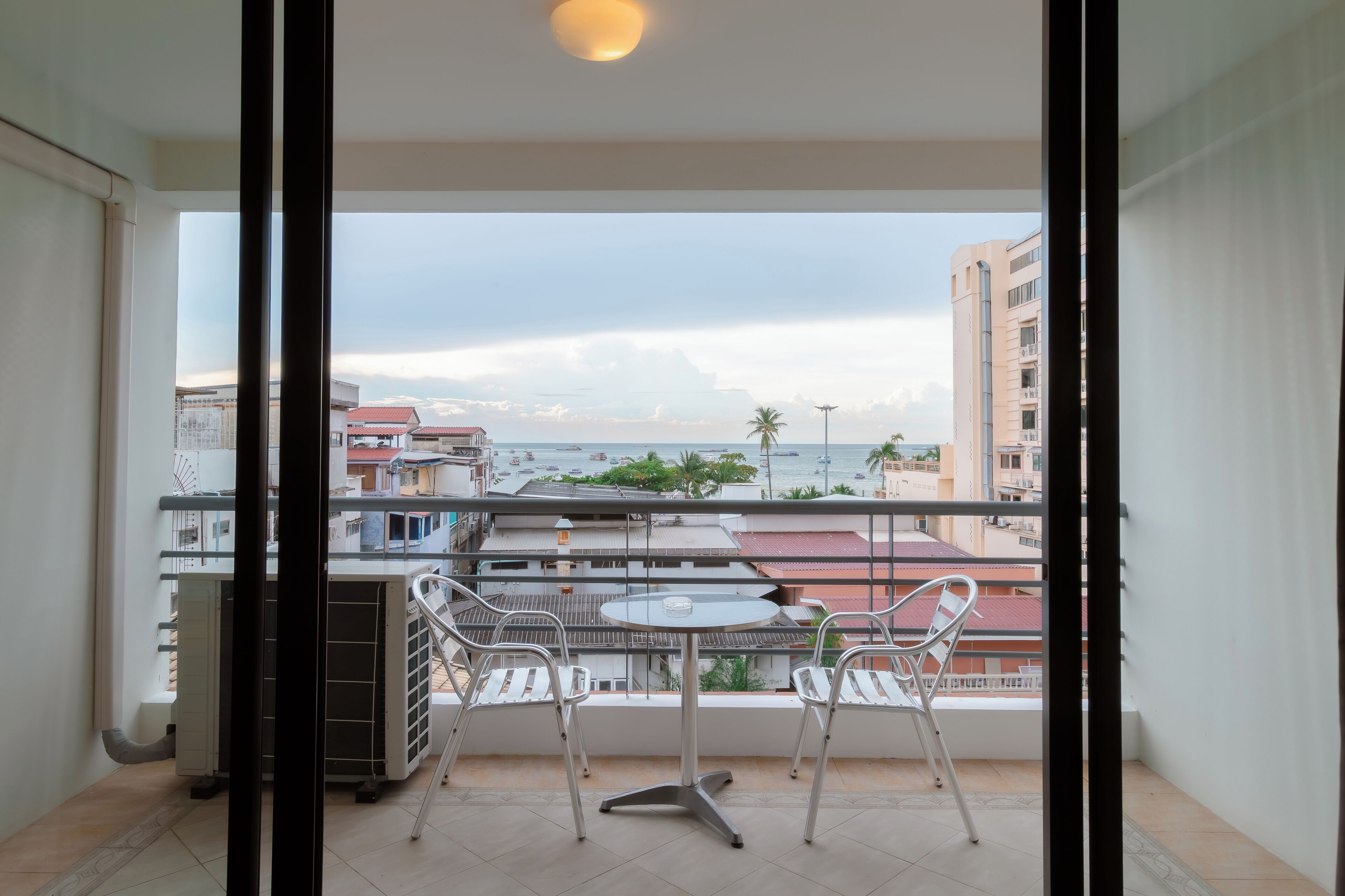 Photo - Sandy Spring Hotel