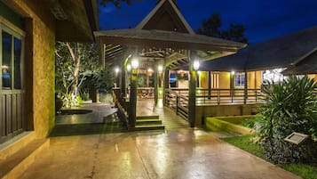 Deep-tissue massages, Thai massages, sports massages