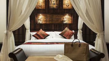 Grande Deluxe with bathtub | In-room safe, iron/ironing board, free cots/infant beds, rollaway beds
