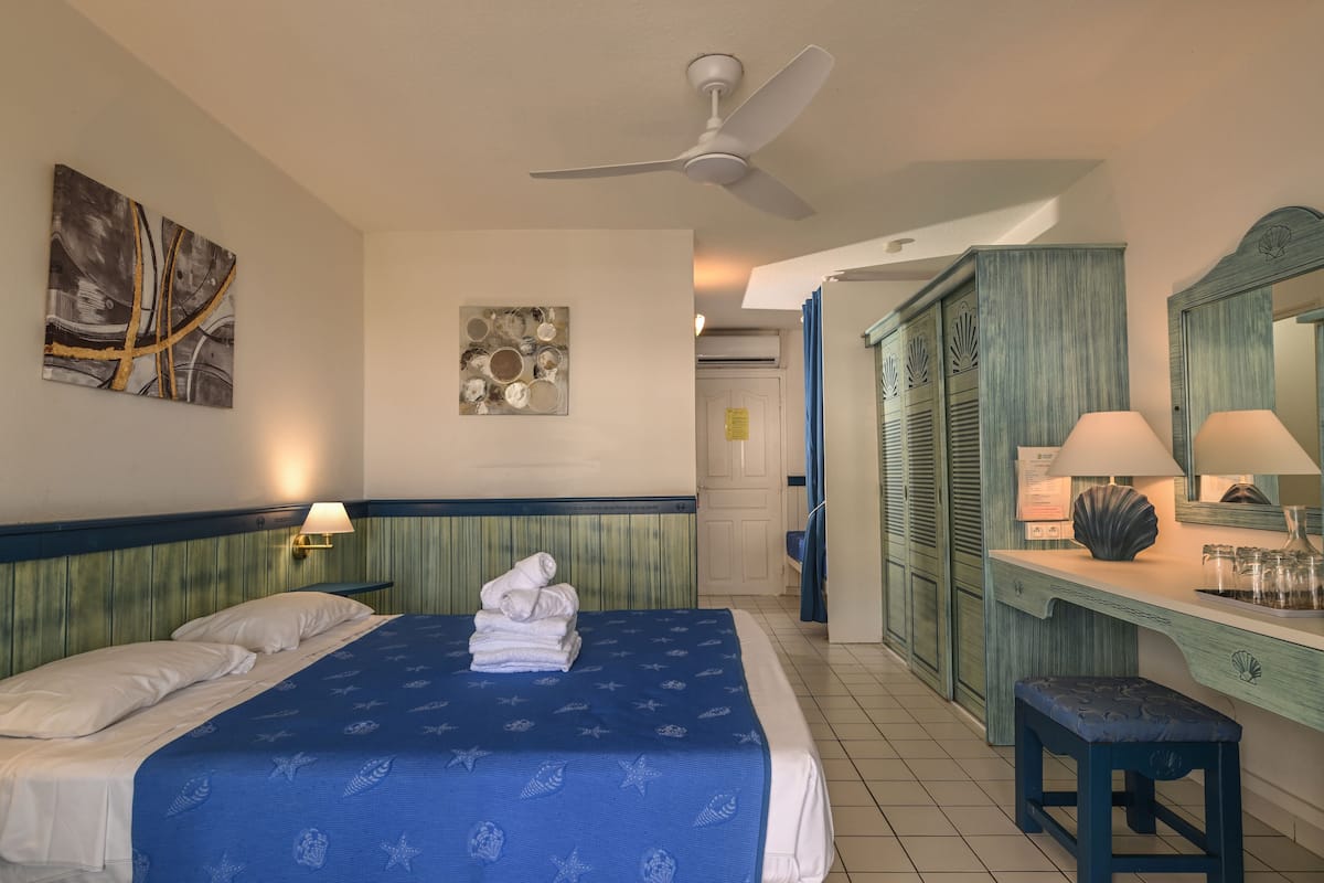 Premium bedding, desk, soundproofing, iron/ironing board