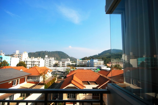 Ropa de cama de alta calidad, minibar, escritorio y wifi gratis