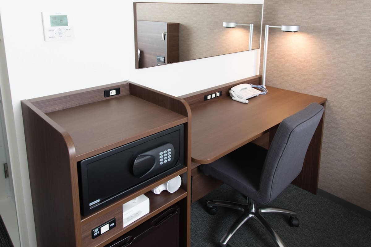 Standard Double Room, Non Smoking | In-room safe, desk, blackout curtains, soundproofing