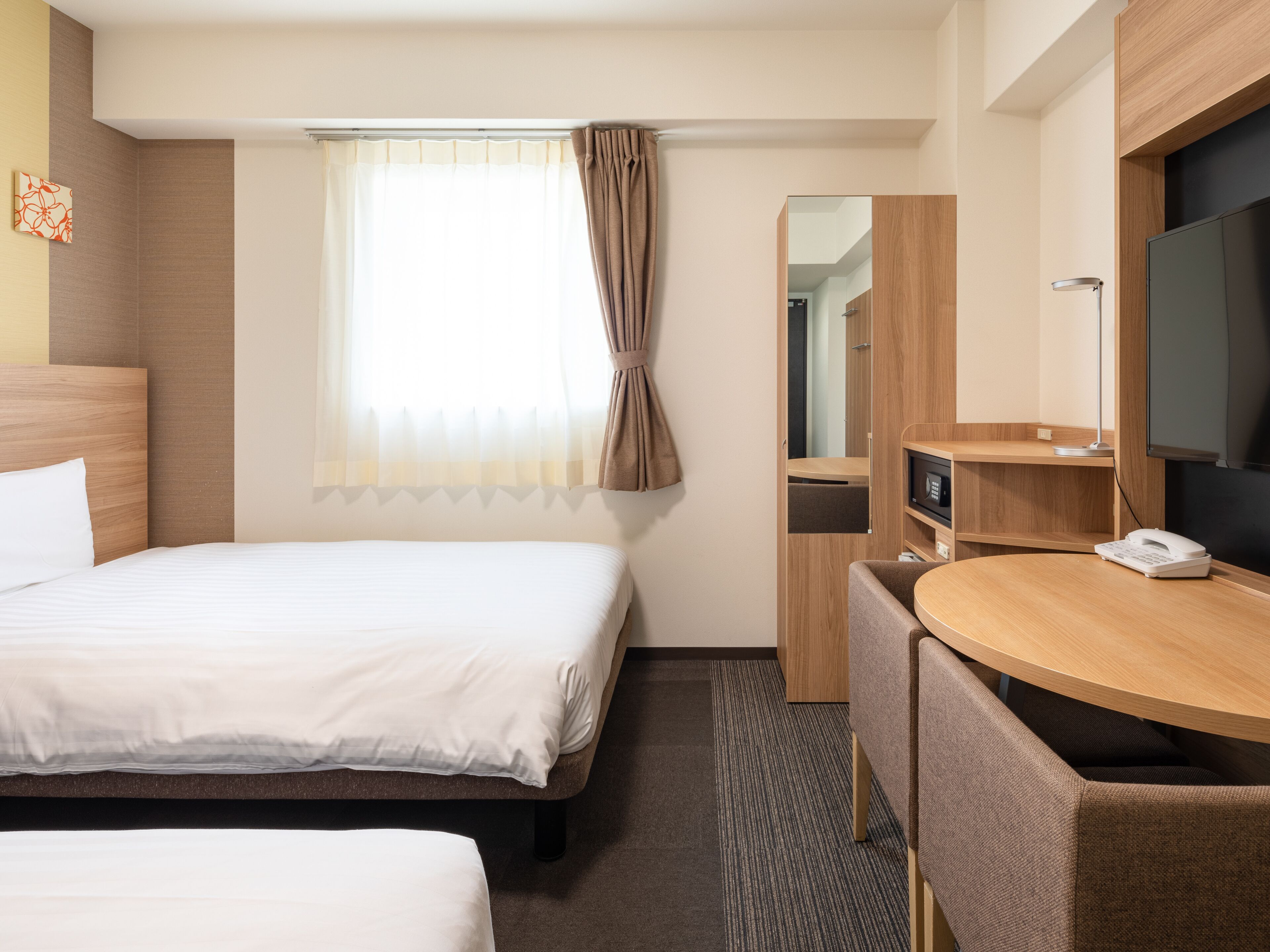 standard room, 2 single beds, non smoking | in-room safe, desk, blackout curtains, soundproofing