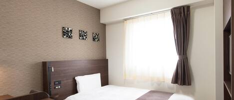 Dobbeltrom – standard, ikke-røyk | Safe på rommet, skrivebord, blendingsgardiner og lydisolert