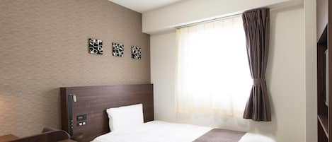 Standard-dobbeltværelse - ikke-ryger | Pengeskab på værelset, skrivebord, mørklægningsgardiner, lydisolering