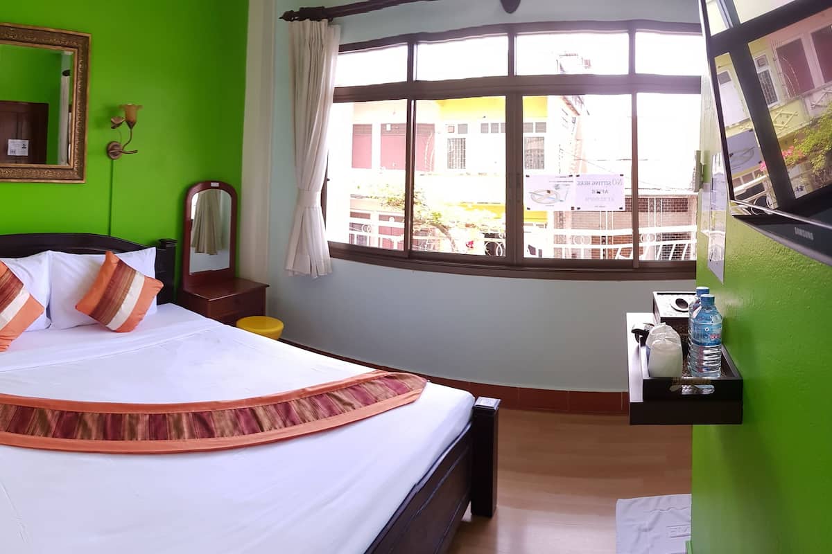 Balcony Double Room | Tallelokero huoneessa, työpöytä, ilmainen Wi-Fi