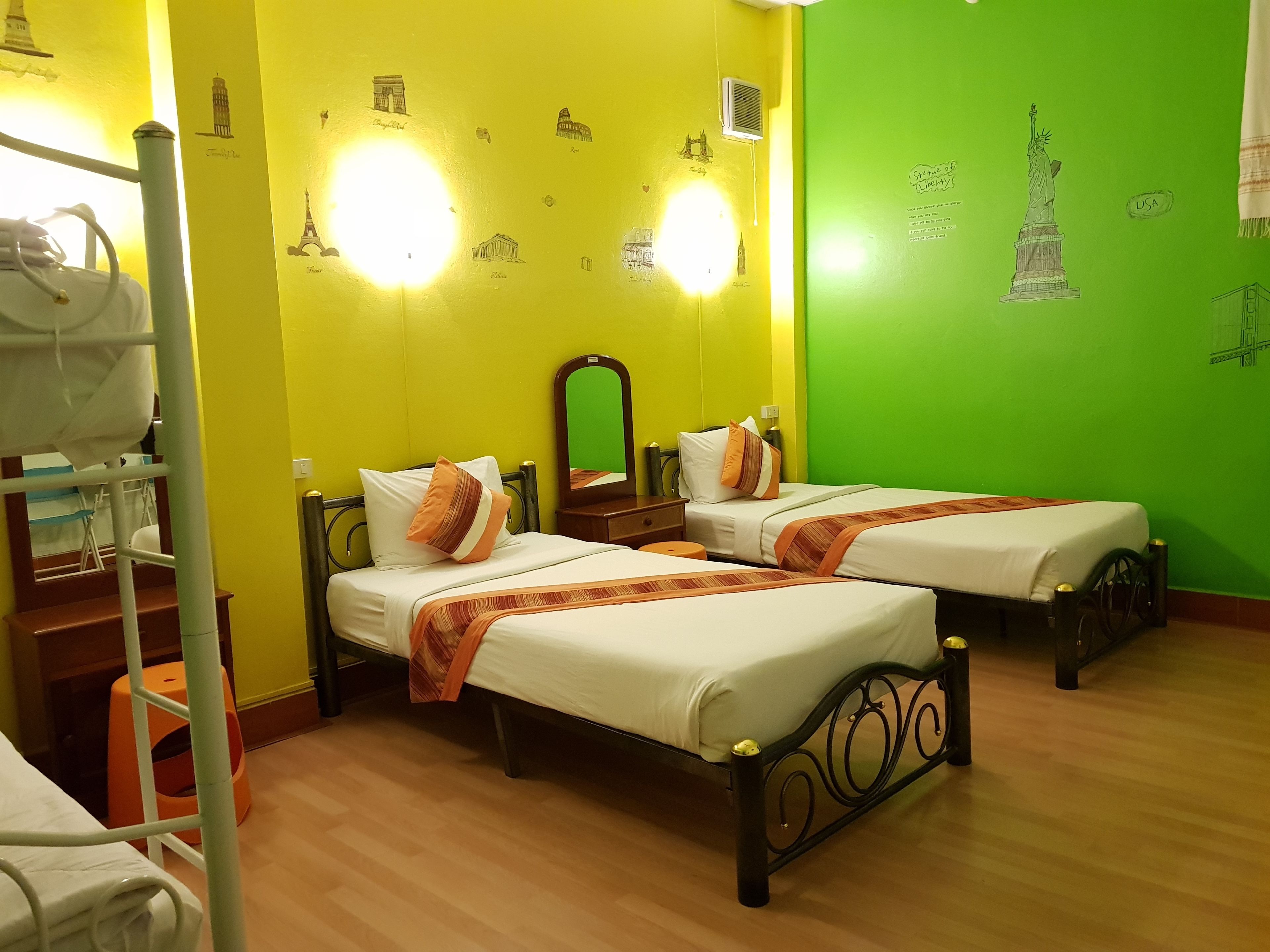 family room | in-room safe, desk, free wifi