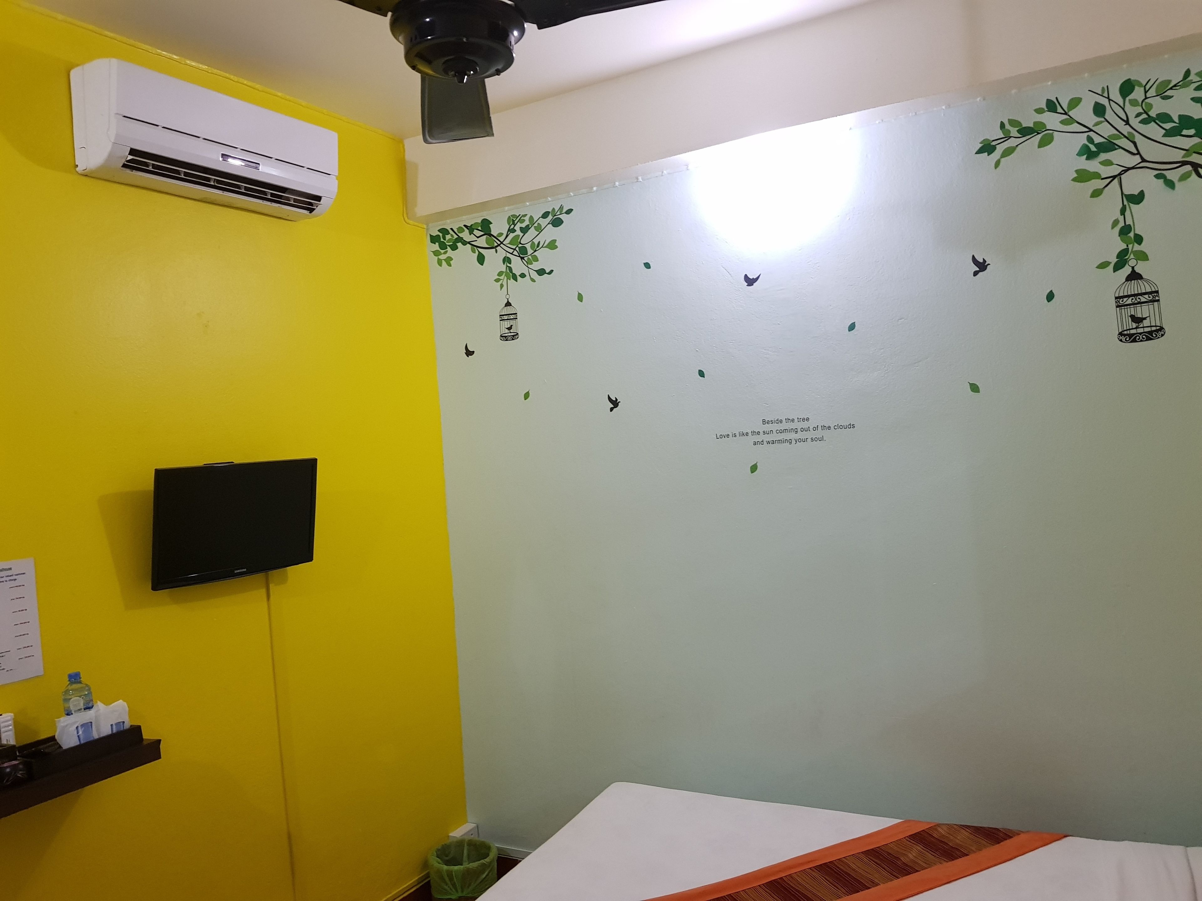 standard twin room | in-room safe, desk, free wifi