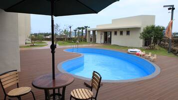 Seasonal outdoor pool