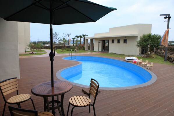 Außenpool (je nach Saison geöffnet)