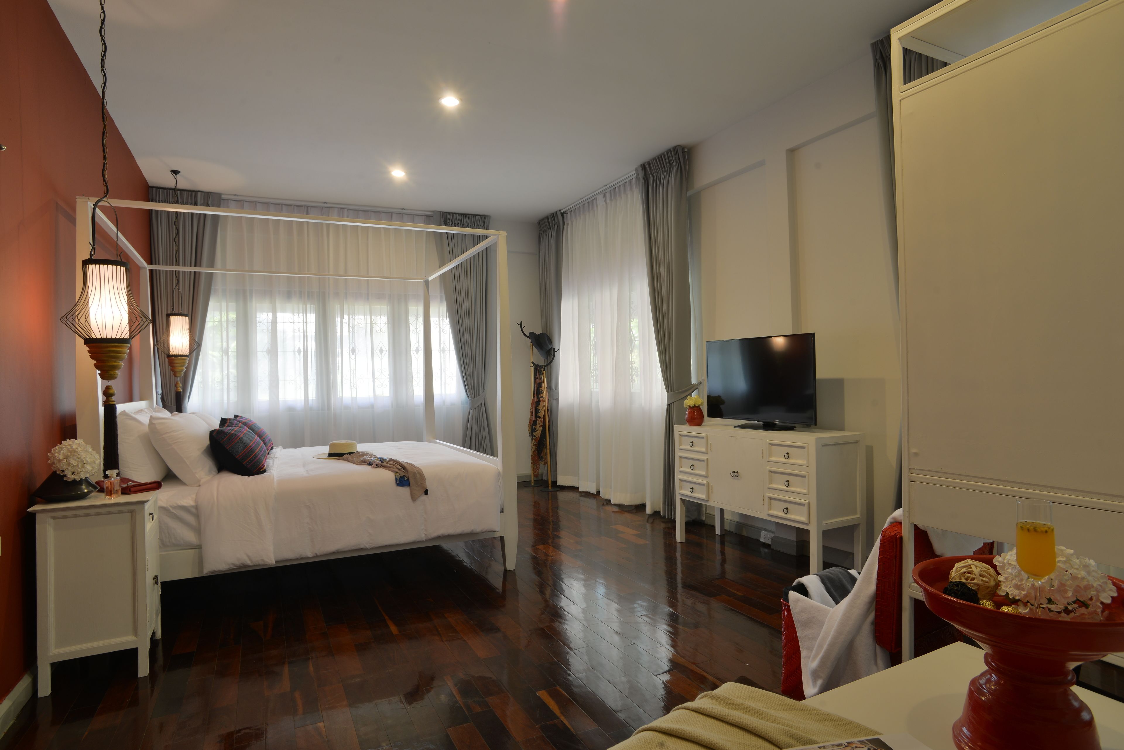 5-Bedrooms Luxury Villa with Private Pool and Garden | 5 bedrooms, in-room safe, desk, blackout curtains