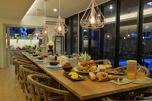 Family dining - Private Pool Villa 88 Nimman Chiangmai (Chiang Mai)