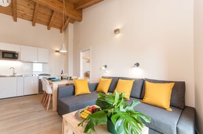 ecoGRUSAPARTMENTS AIRE | Seprai premium, selimut bulu angsa, dan didekorasi berbeda-beda
