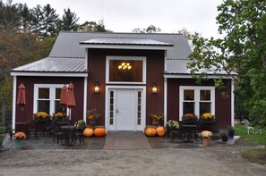 Front of property - WilloBurke Boutique Inn & Nordic Spa (East Burke)