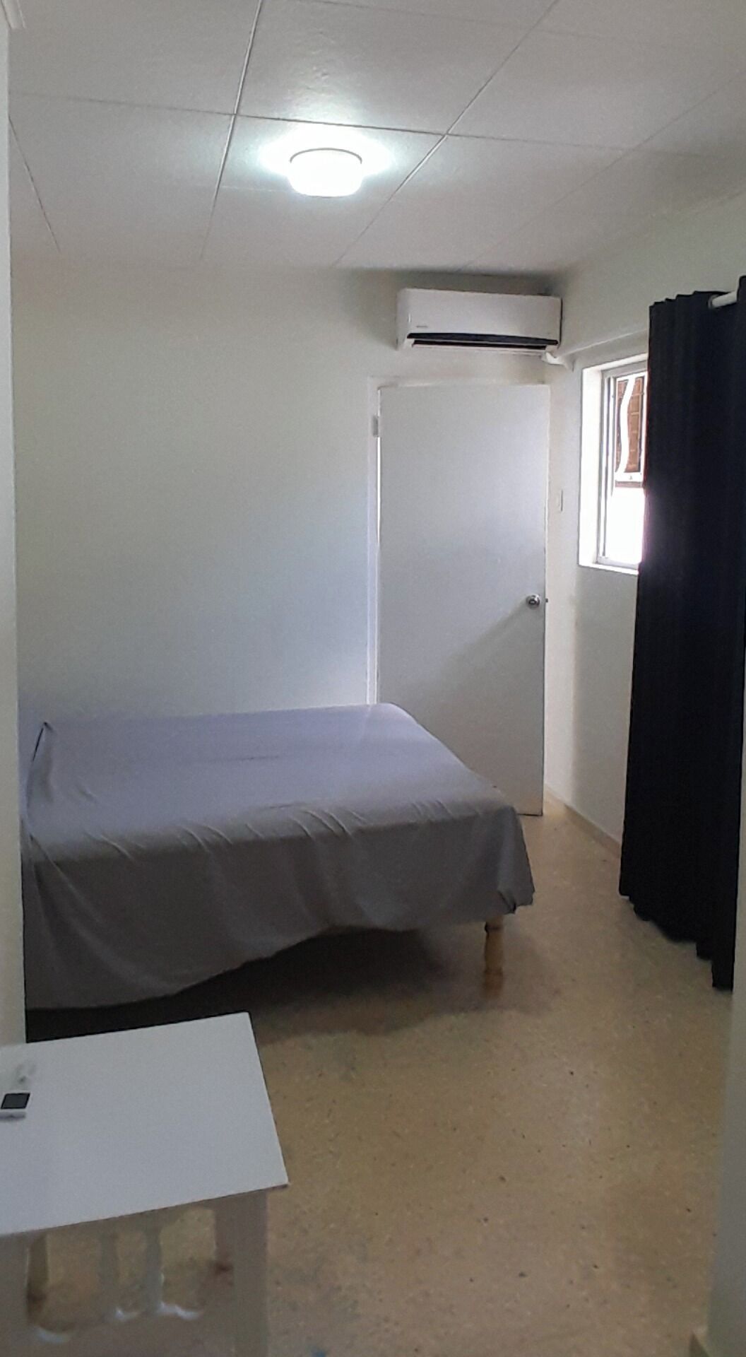 1 Bedroom Apartment Sunny | 1 dormitorio y espacio para trabajar con un portátil
