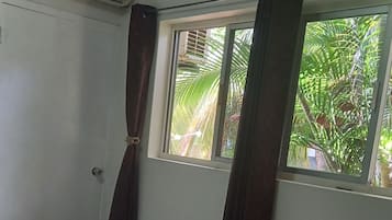 1 Bedroom Apartment Sunny | 1 habitación y espacio para trabajar con laptop