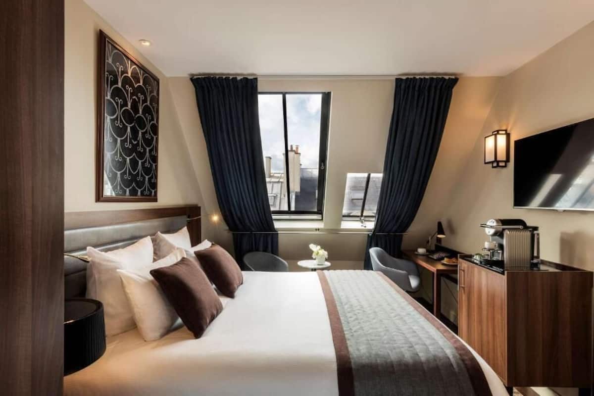 Quarto standard | 1 quarto, roupas de cama premium, frigobar, cofres nos quartos