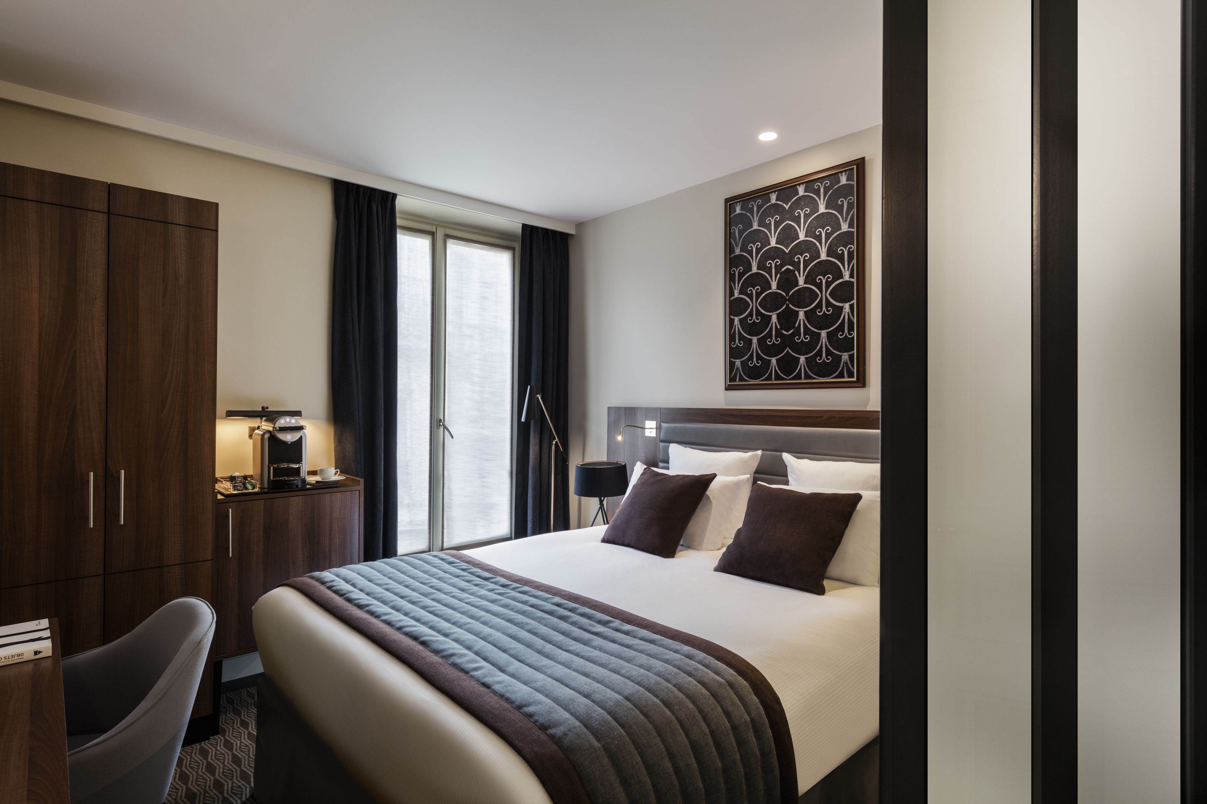 1 bedroom, premium bedding, minibar, in-room safe