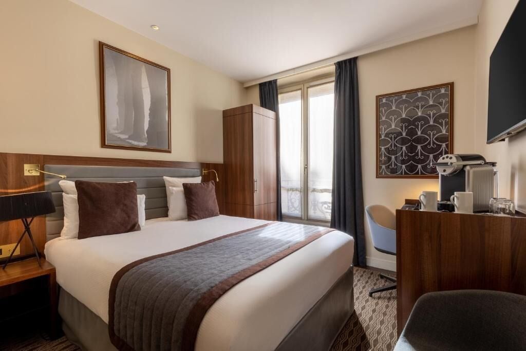 Ropa de cama de alta calidad y minibar 