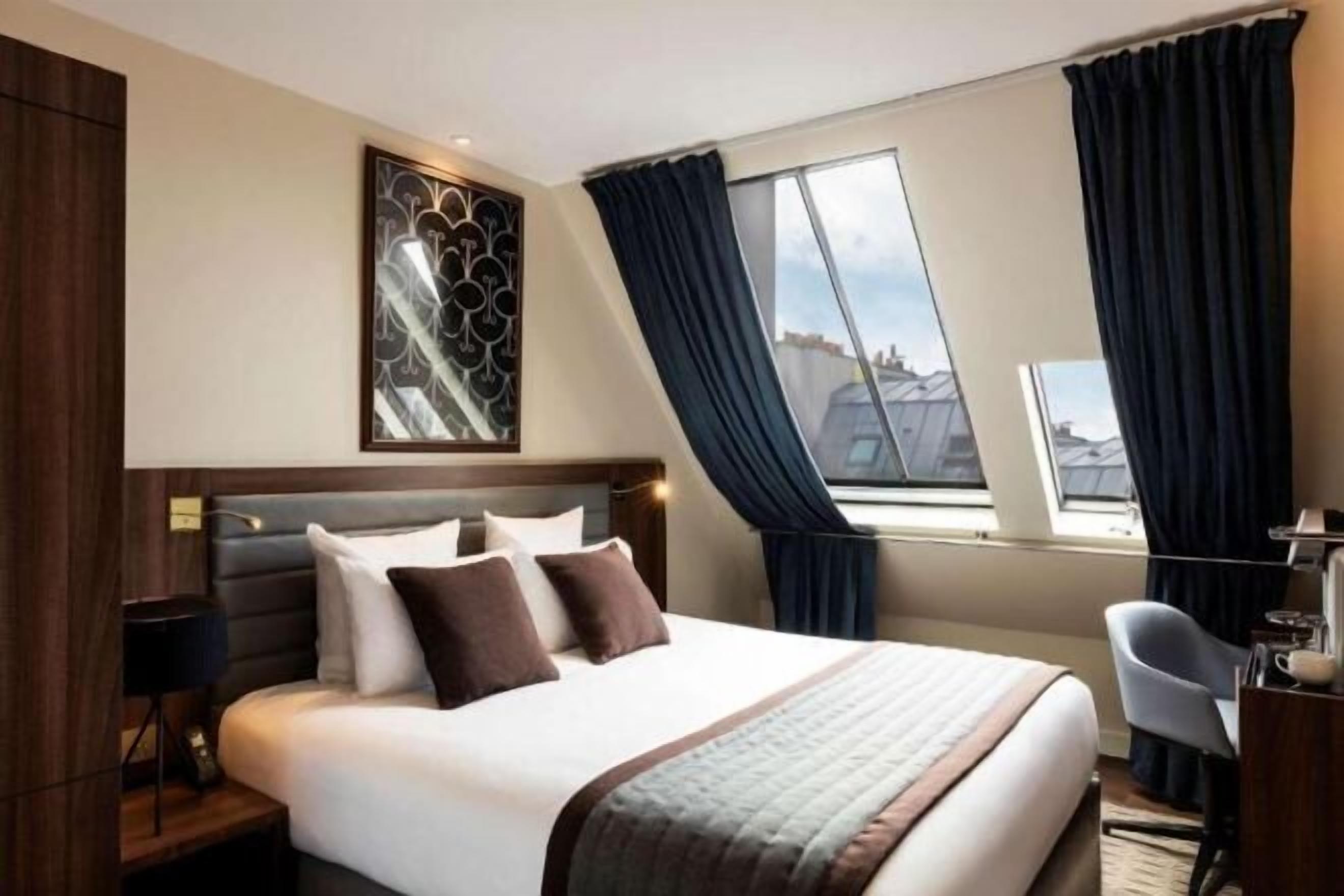 Premium bedding, minibar, in-room safe, desk