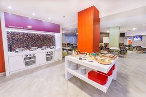 Desayuno buffet incluido todos los días 