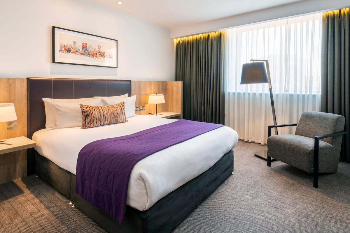 In-room safe, desk, laptop workspace, blackout drapes