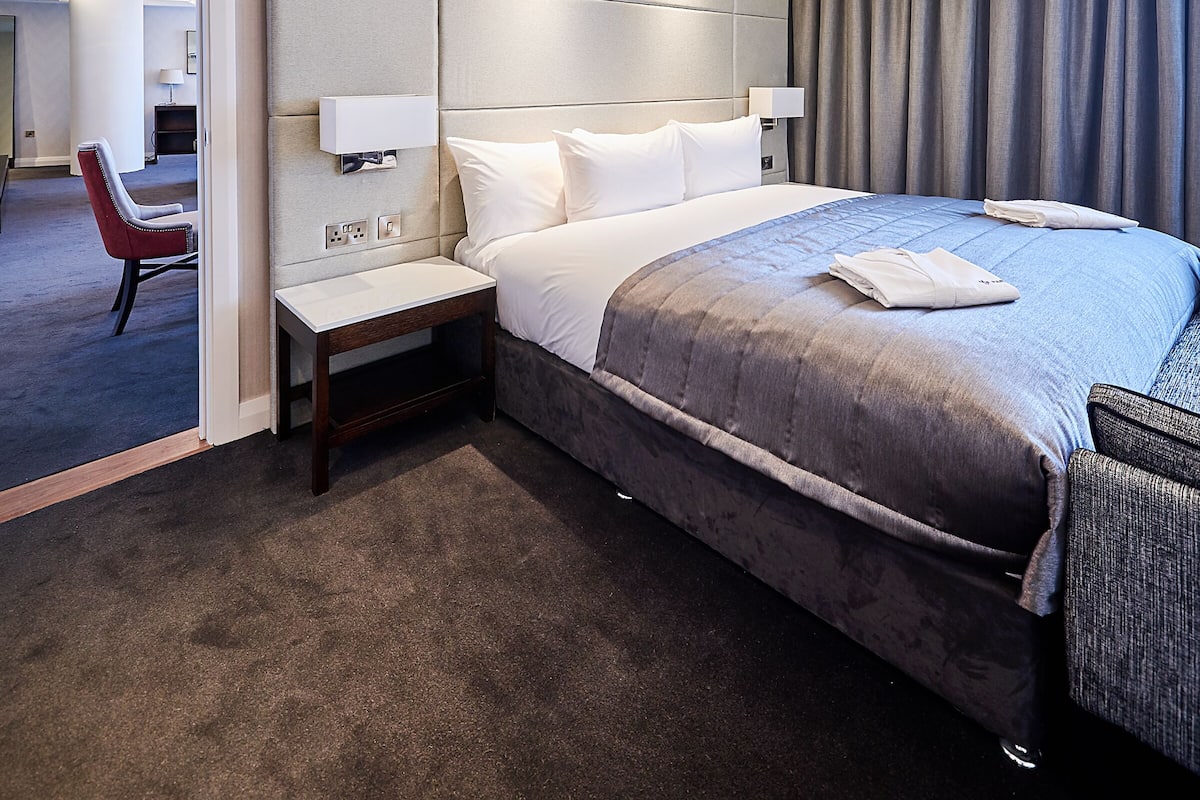 In-room safe, desk, laptop workspace, blackout curtains