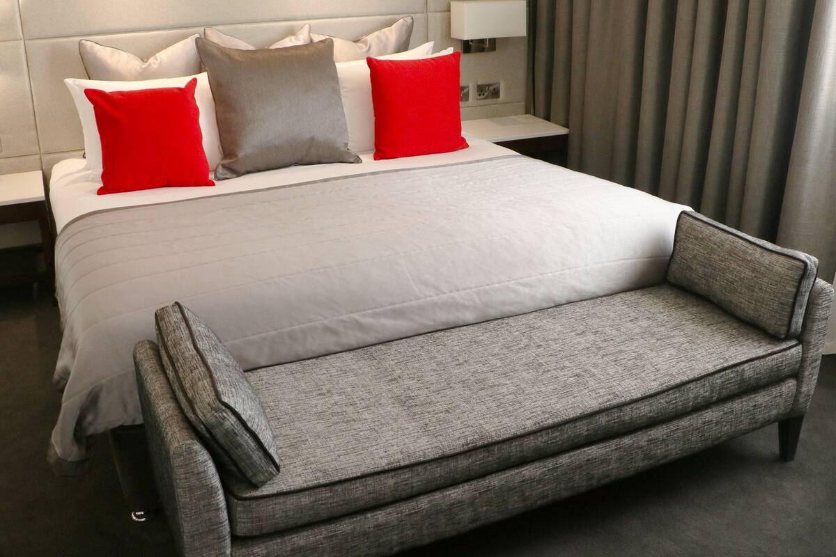 Presidential Suite | In-room safe, desk, laptop workspace, blackout drapes