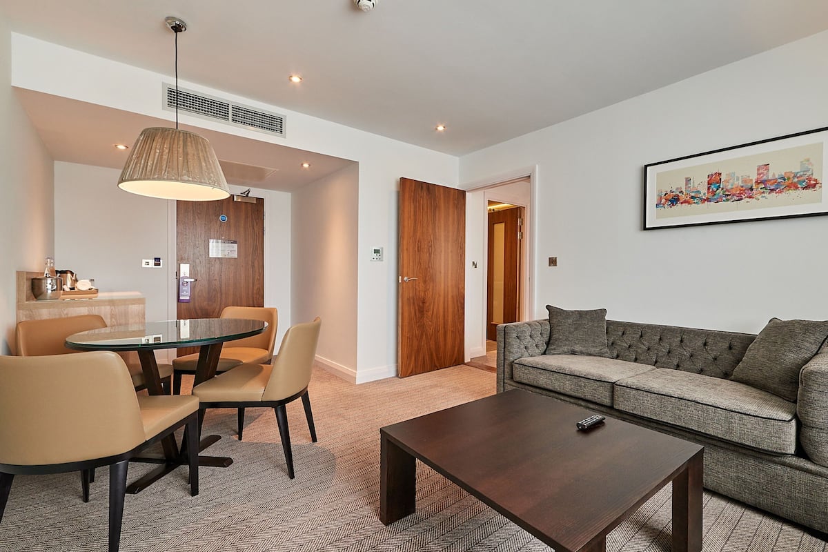Junior Suite | In-room safe, desk, laptop workspace, blackout drapes