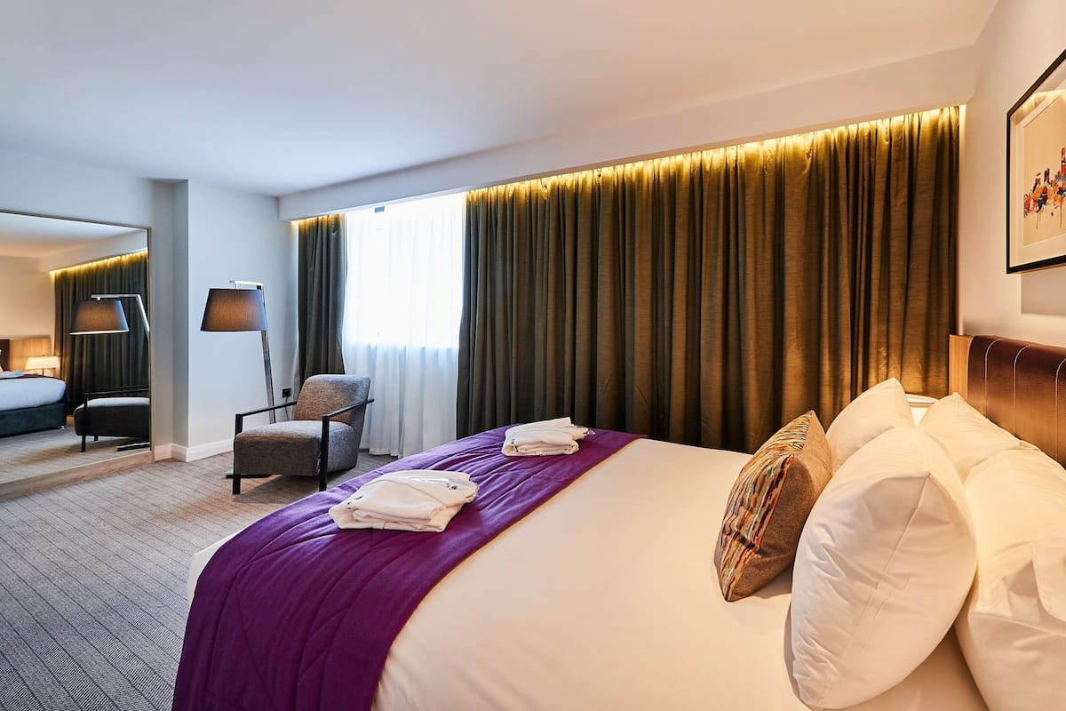 In-room safe, desk, laptop workspace, blackout drapes