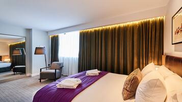 In-room safe, desk, laptop workspace, blackout drapes